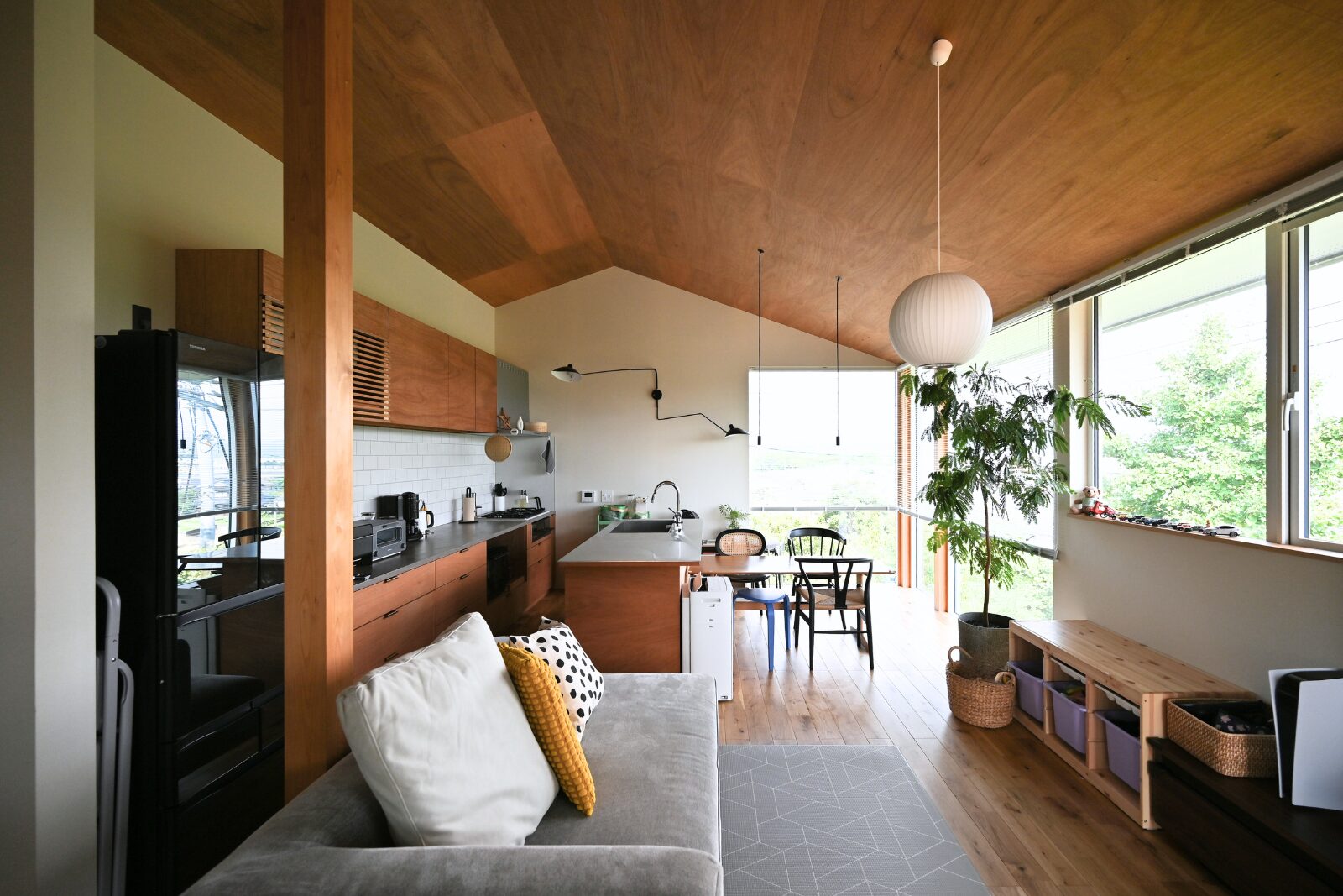 のびやかな解放感に友人を招きたくなる家